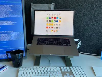 Laptop stand