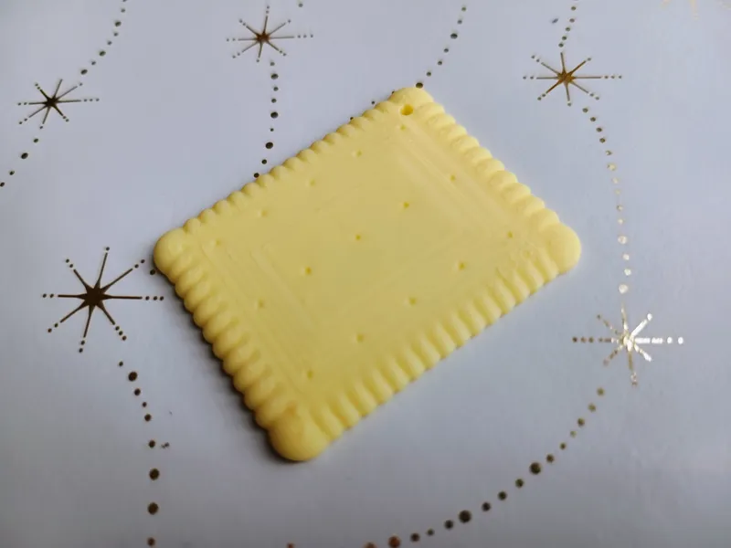 Biscuit Ornament, Prop