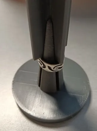 Ring reshaping tool