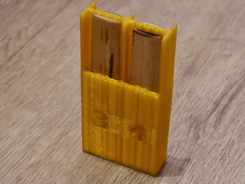 Alt sax reet holder