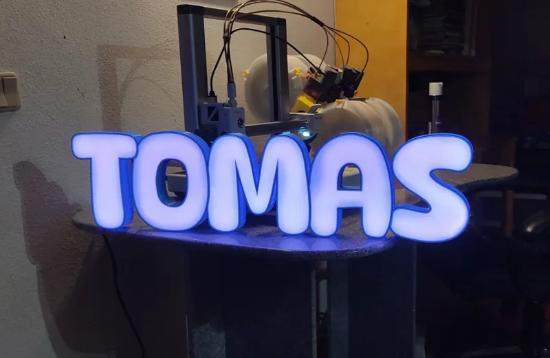 Name Lighbox Tomas