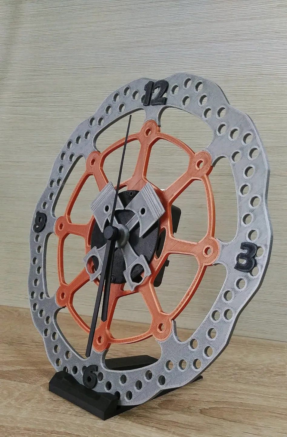 Disc Brake Rotor Clock by Pepkins753 MakerWorld: Download Free 3D Models