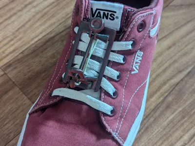 Functional shoelaces Catapult Clip
