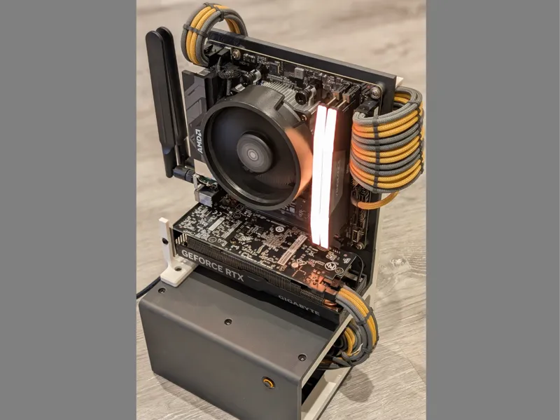 9.5L Mini-ITX Small Form Factor PC Open Frame