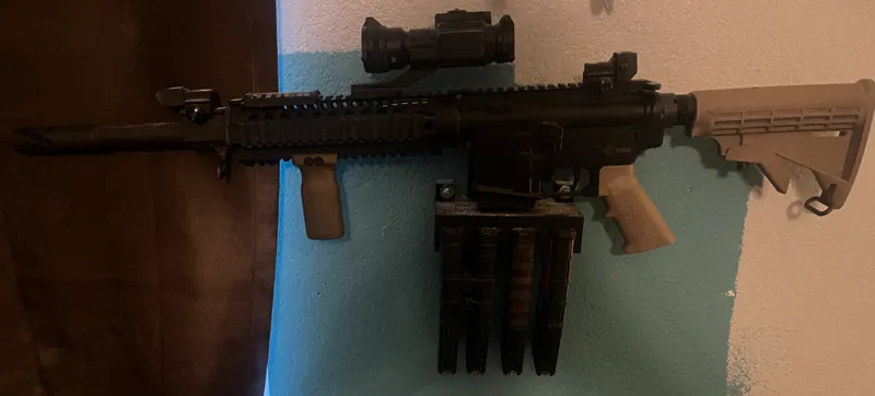 AR-15 / AR-15 Wall Mount with P mag holder