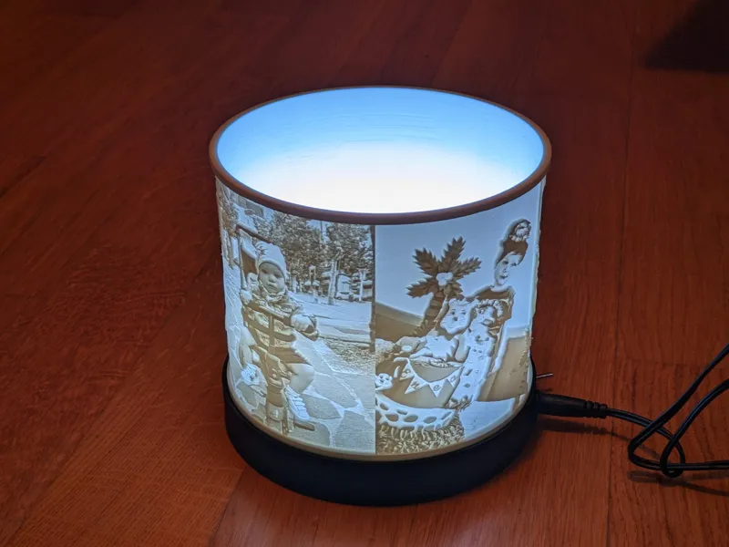 Simple cylindrical lithophane holder