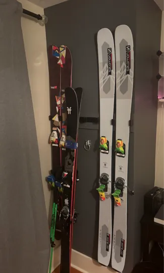 Ski Holder
