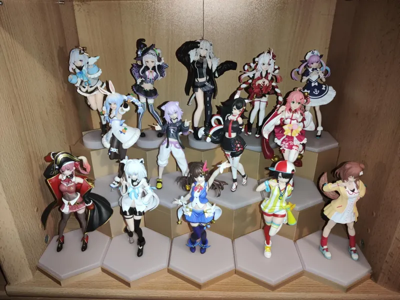 layered stand for pop up parade figures