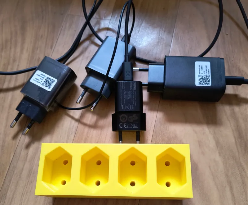 Stojan na nabíječky  charger stand