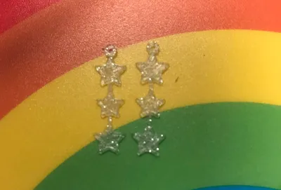 Earring stars alligned