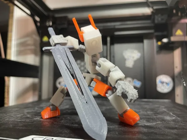 Grande épée pour figurine Mini 13