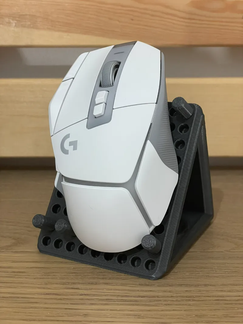 Desktop "peg board" display