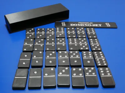 Print2Play: Domino Set with Storage Box