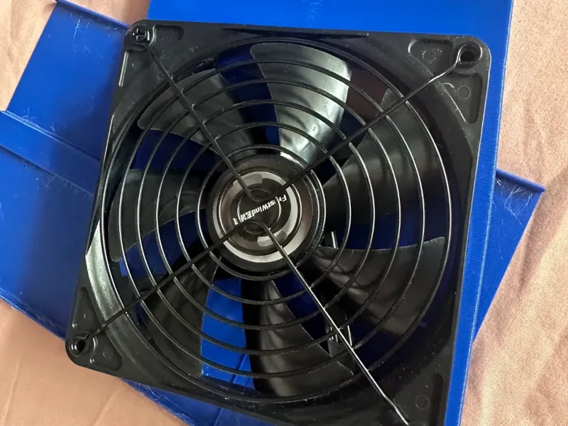 可调窗户挡板