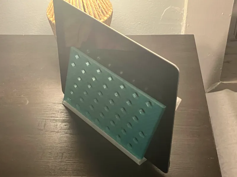 Laptop / Ipad holder