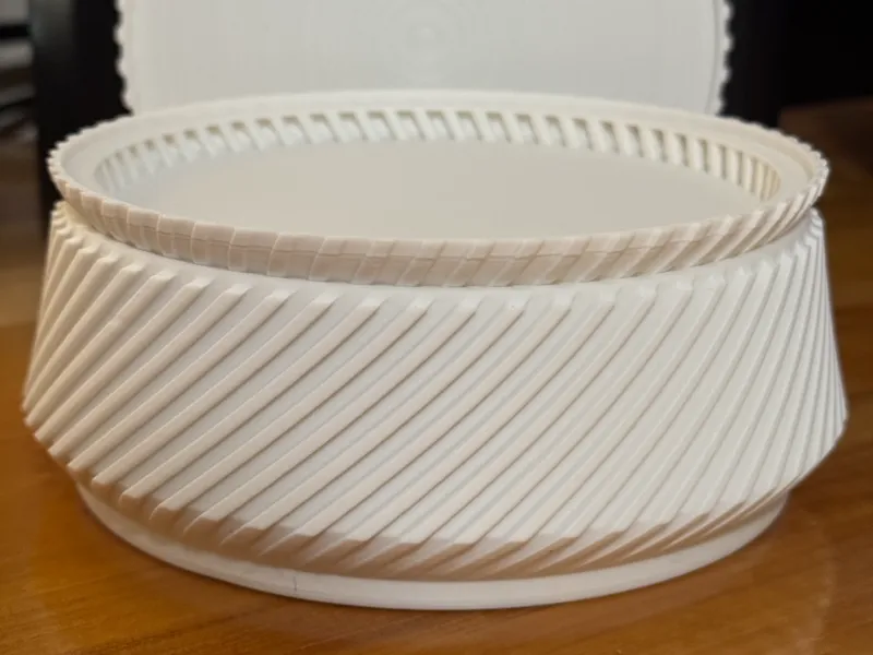 5in Stackable Ribbed Container with lid