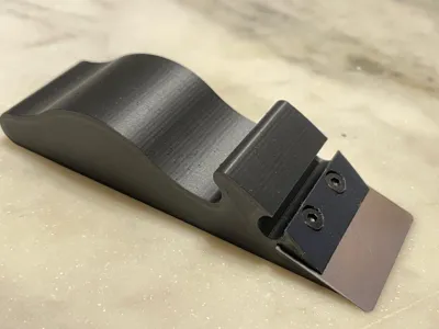 Chameleon Bed Scraper