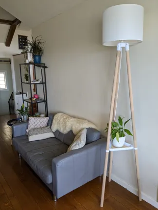 Floor lamp with shelf