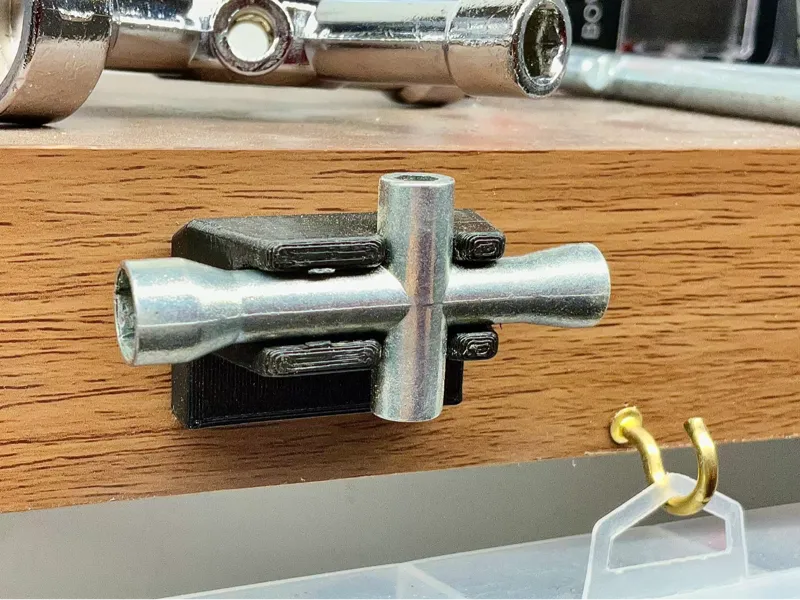 Traxxas 4-way Wrench Mount