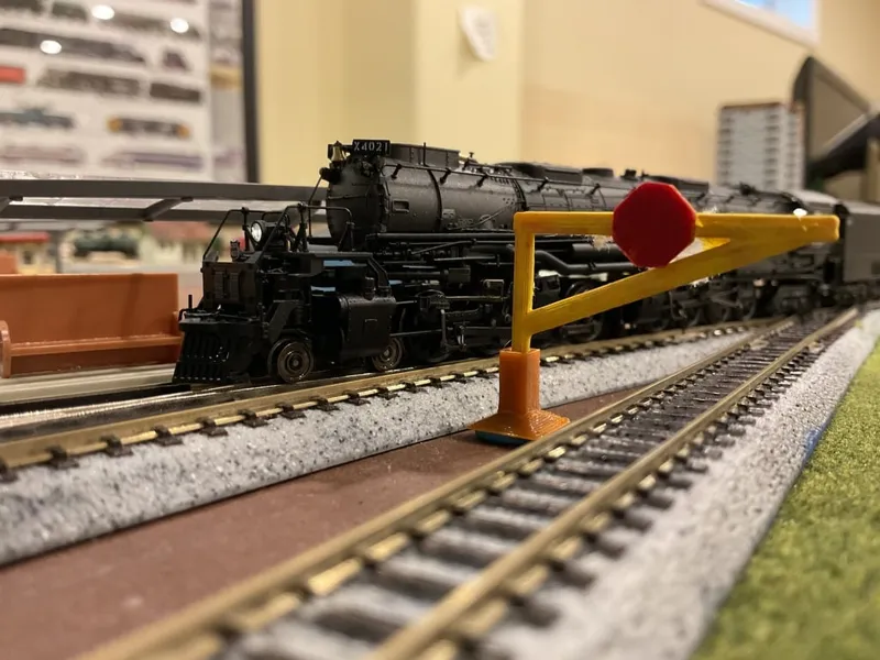 N and HO Scale Working Gate for Diamond Crossing