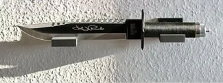 einfache Wandhalterung für Rambo Messer