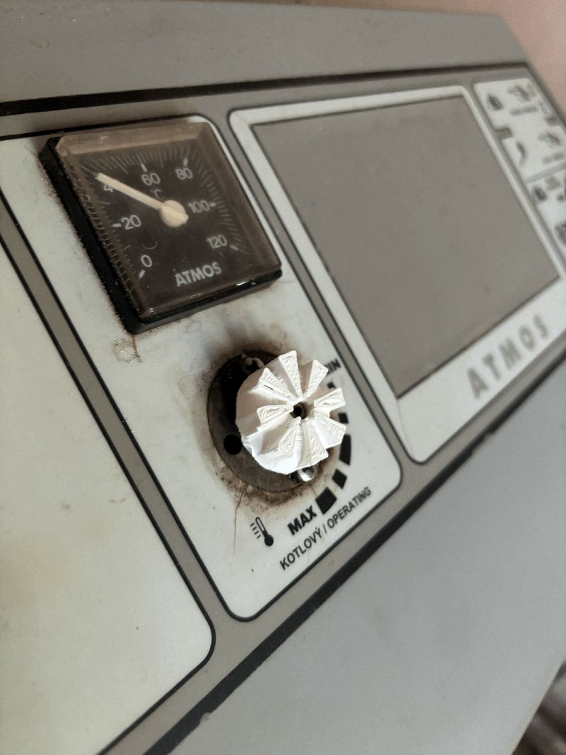 Knob for heat dispencer