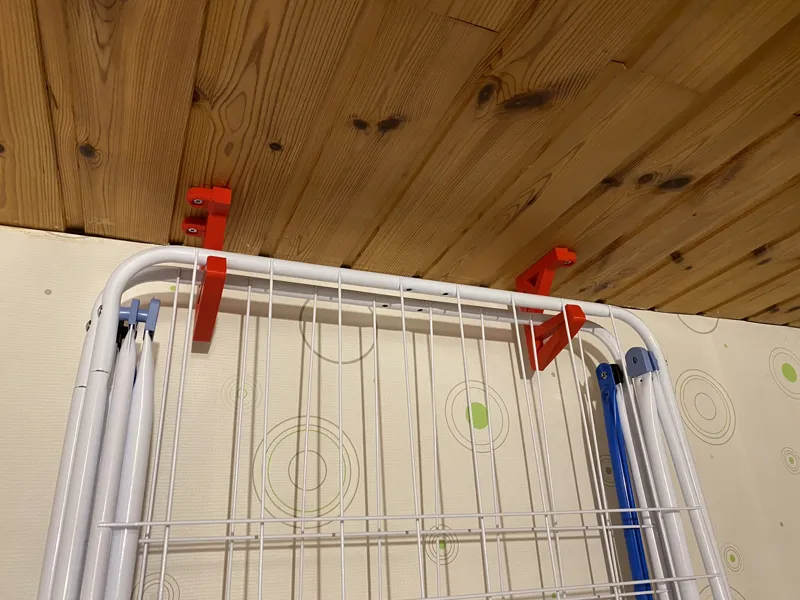 Clothes drying rack hanger