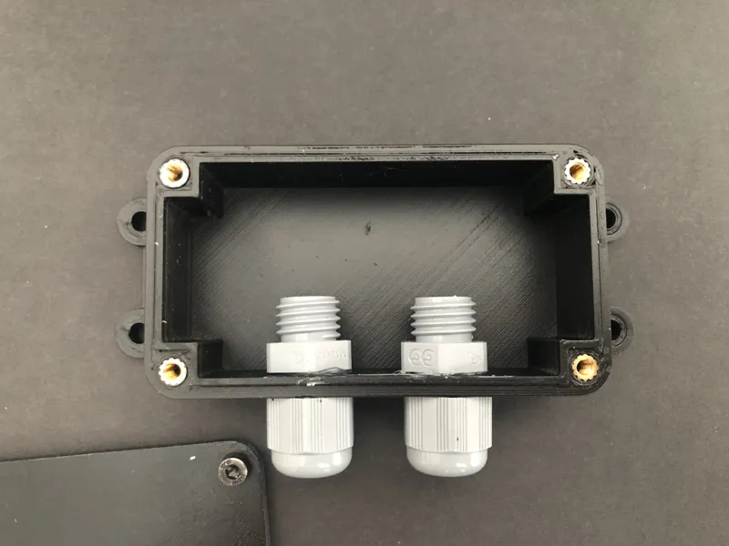 Universal waterproof case