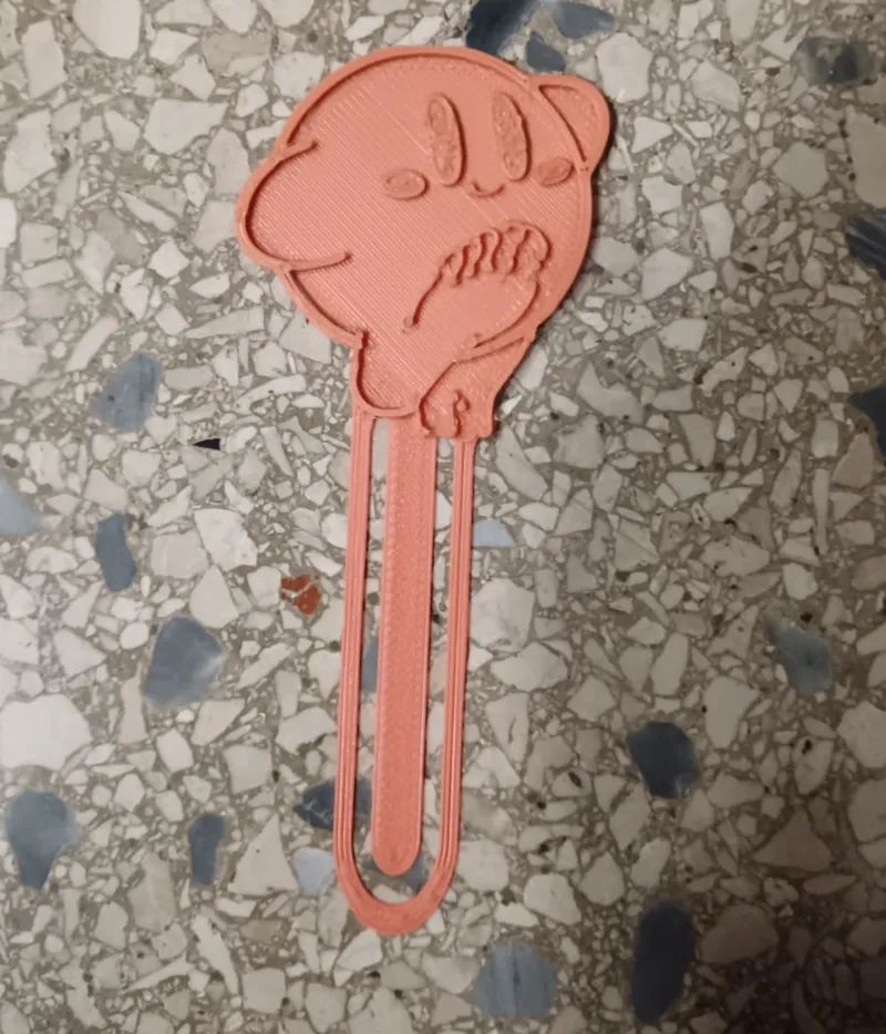 Segnalibro di kirby con i piedi