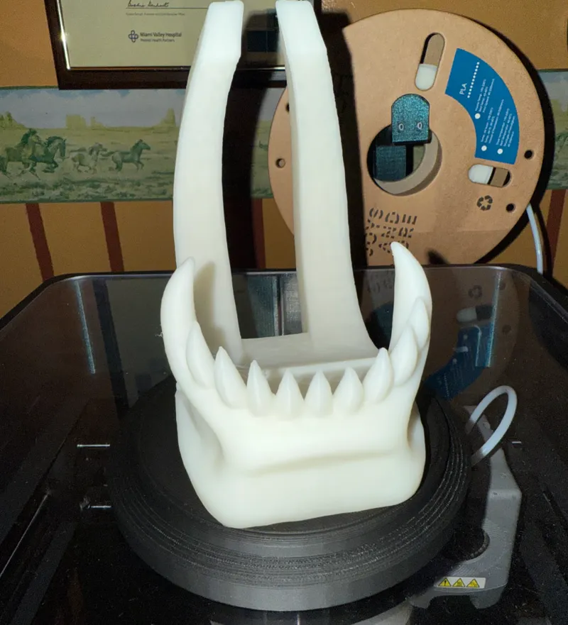 vampire jaw phone holder