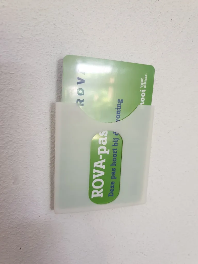 Wall mountable key card holder