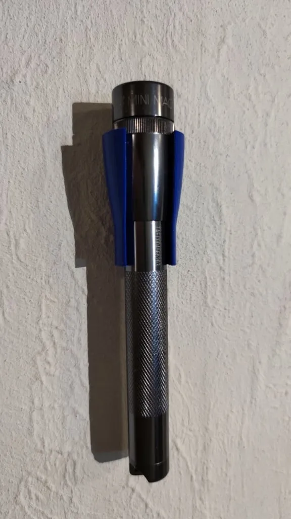 Mini Maglite (2 AA) holder