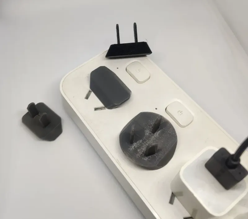 儿童220V双孔插座安全扣/double-hole socket safety buckle