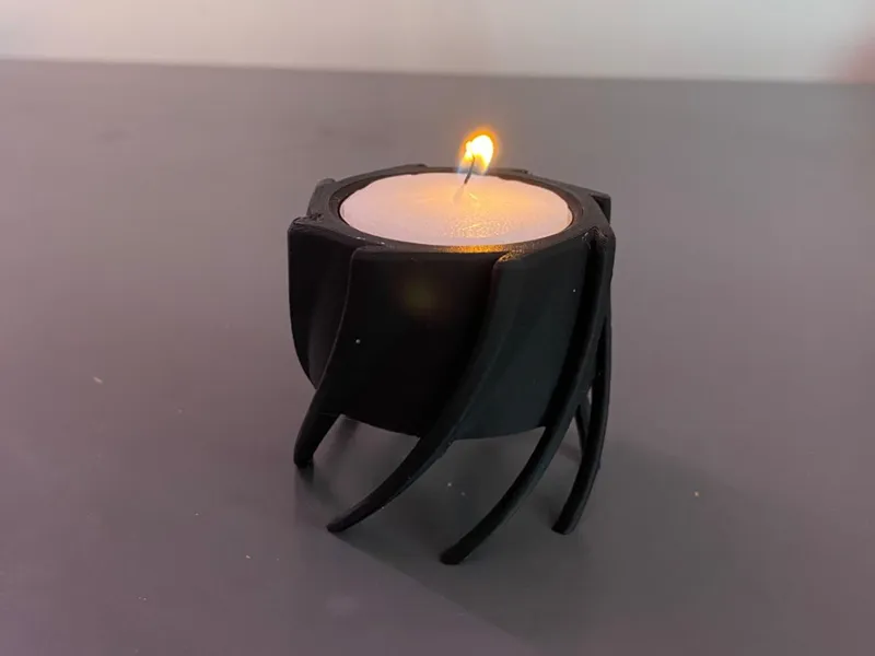 Tronado candle holder