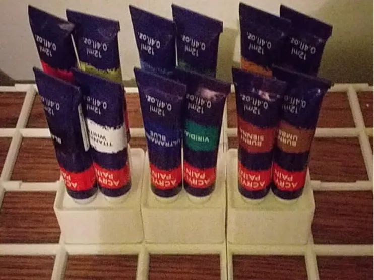 Acrylic paint riser adapter
