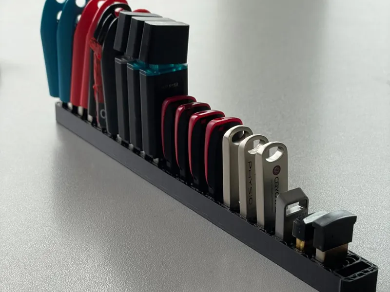 Minimal USB Flash Drive Stick Organizer Holder