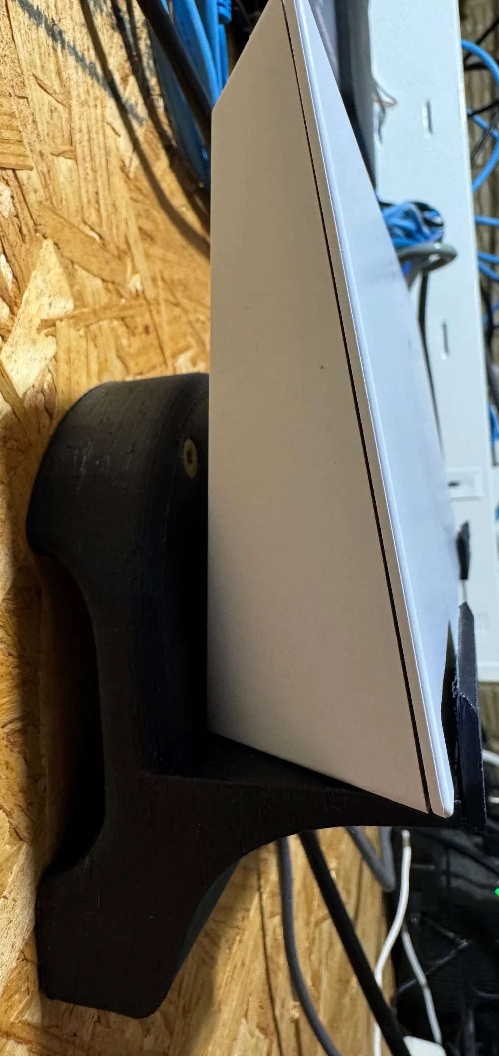 Starlink Router Gen 3 Wall-mount by OpenSrcArcheryMakerWorld: Download ...