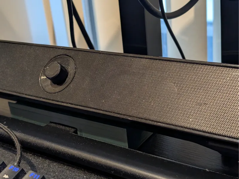 Soundbar Stand - MateView GT-27 or T-feet Monitors