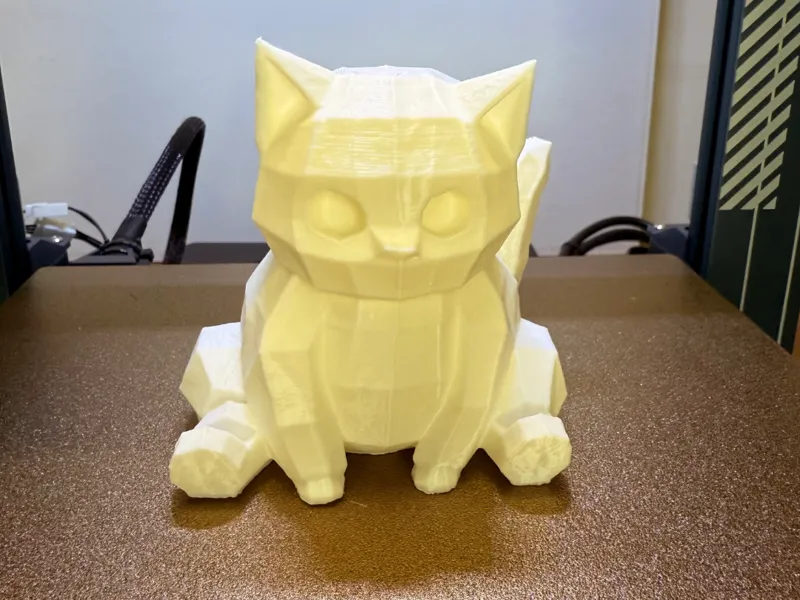 Niedliche  Low-Poly Katze