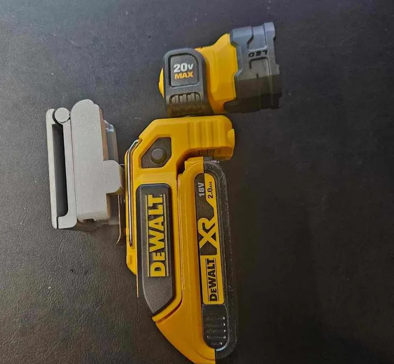DeWalt DCL044 flashlight holder with ClipTech