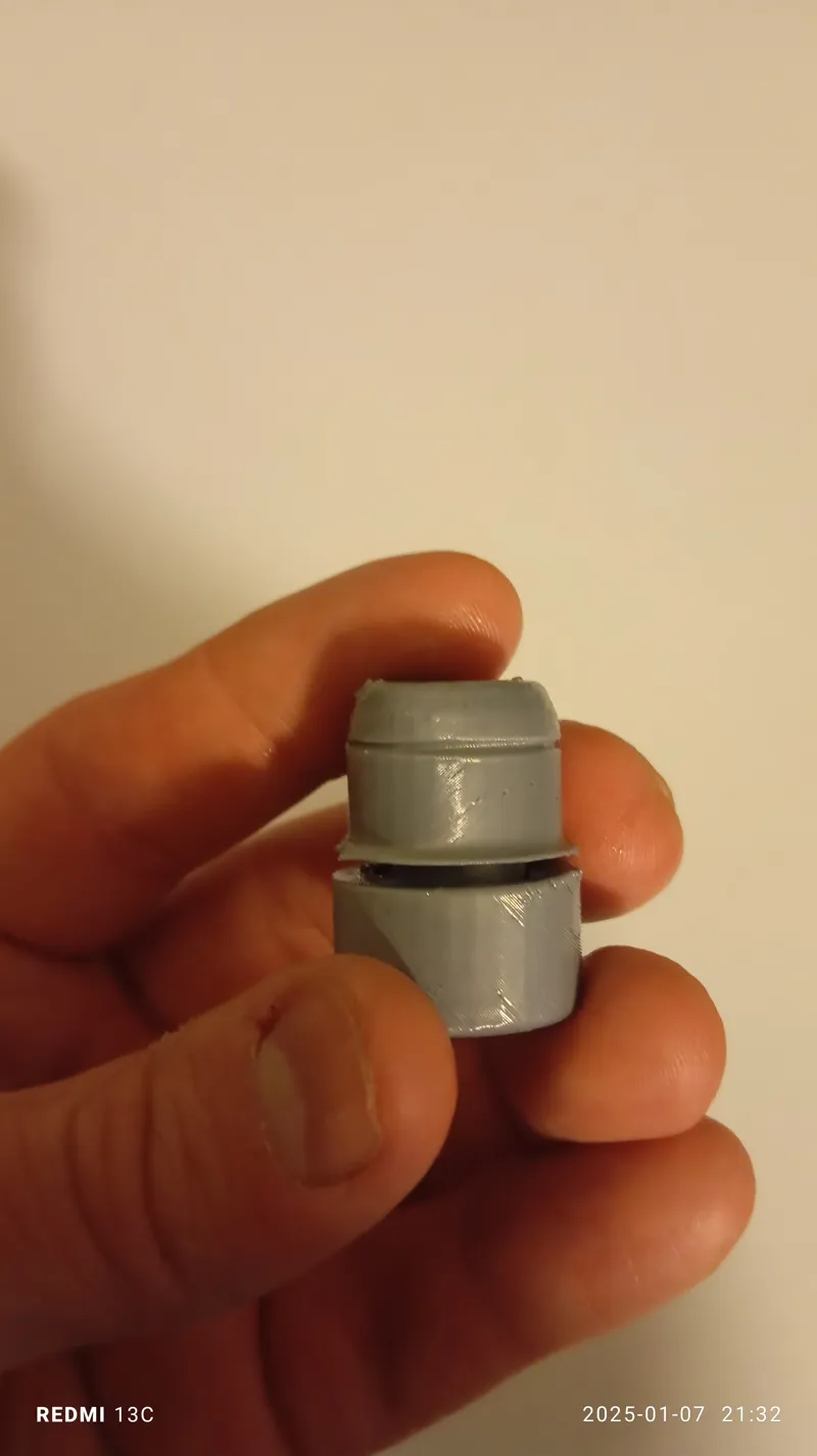 Oil bottle cap with lock.