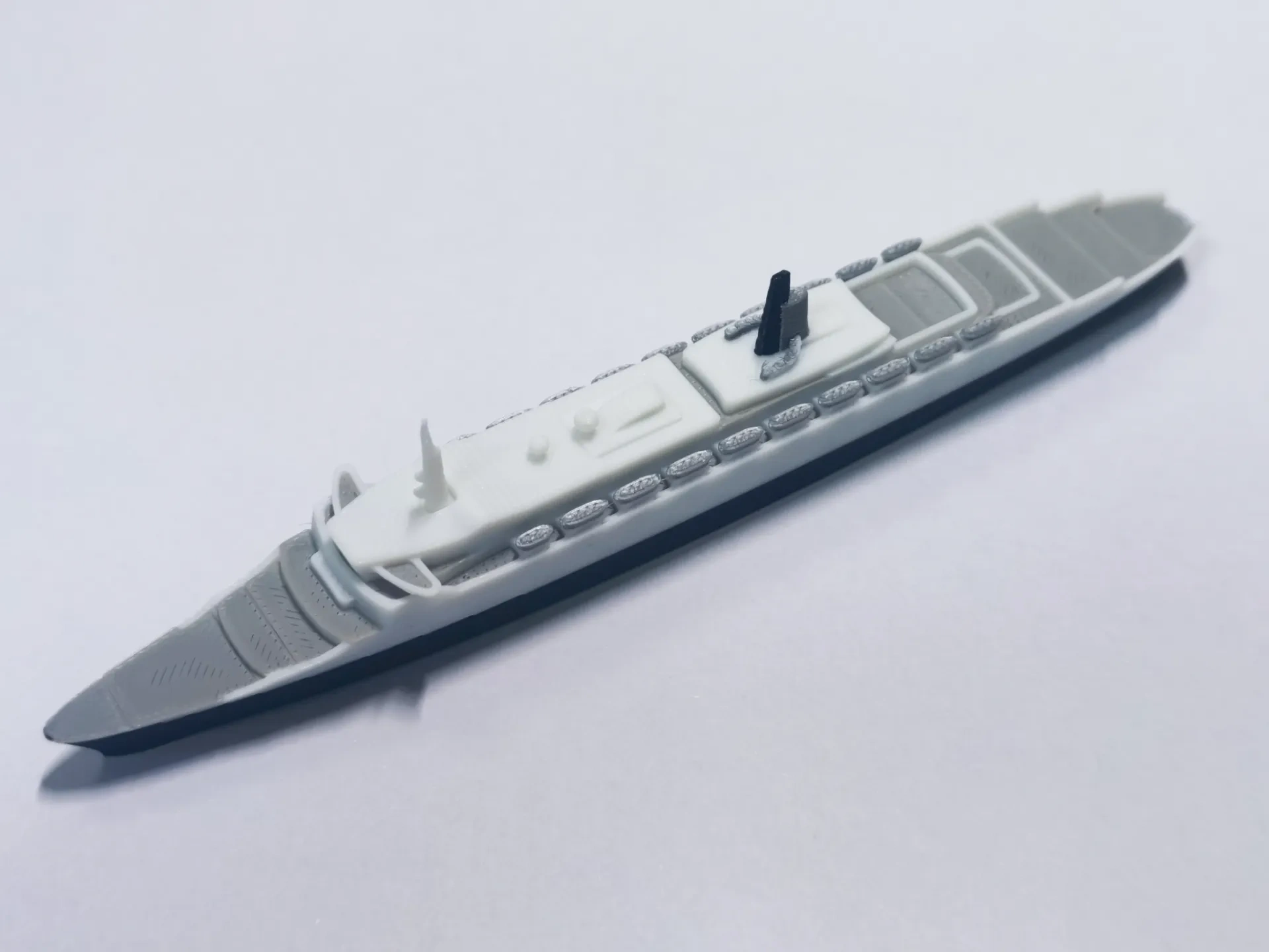 1:2000伊丽莎白女王2号邮轮模型(RMSQueenElizabeth2)高精度水线版