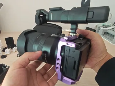 Pocket 3 expansion compatible with cameras and shoulder bags