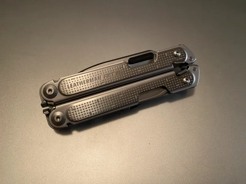 Leatherman p2 knife thumb tab