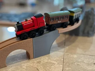 Wooden train tracks viaduct adaptors