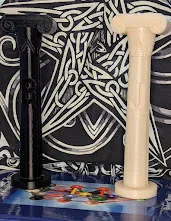 Boaz & Jachin Columns – High Priestess Tarot 