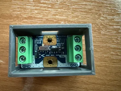Quinled data booster / level shifter case