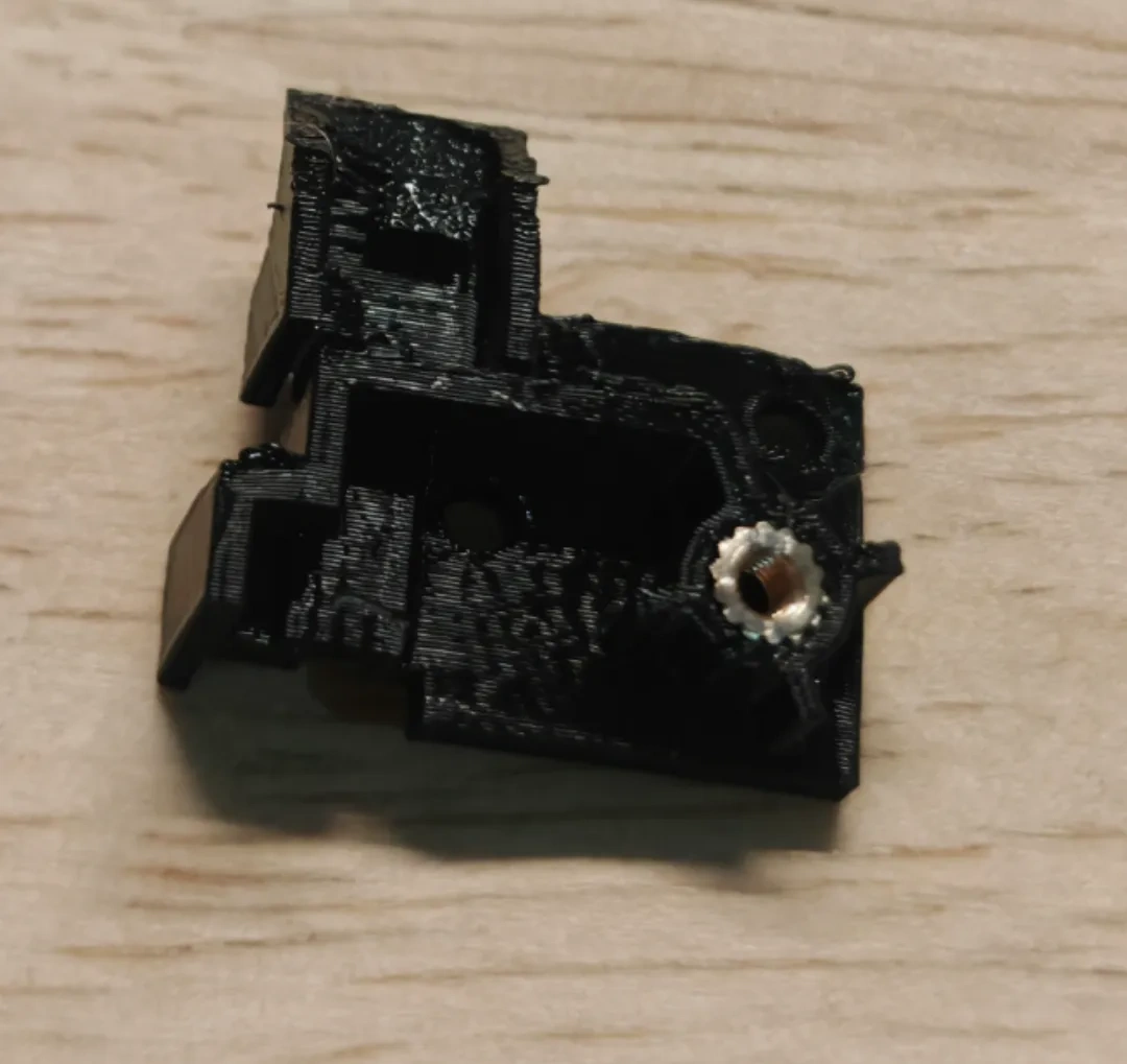 雷蛇笔记本 灵刃 转轴支架
