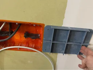 outil de traçage pour boitier 8 poste legrand
