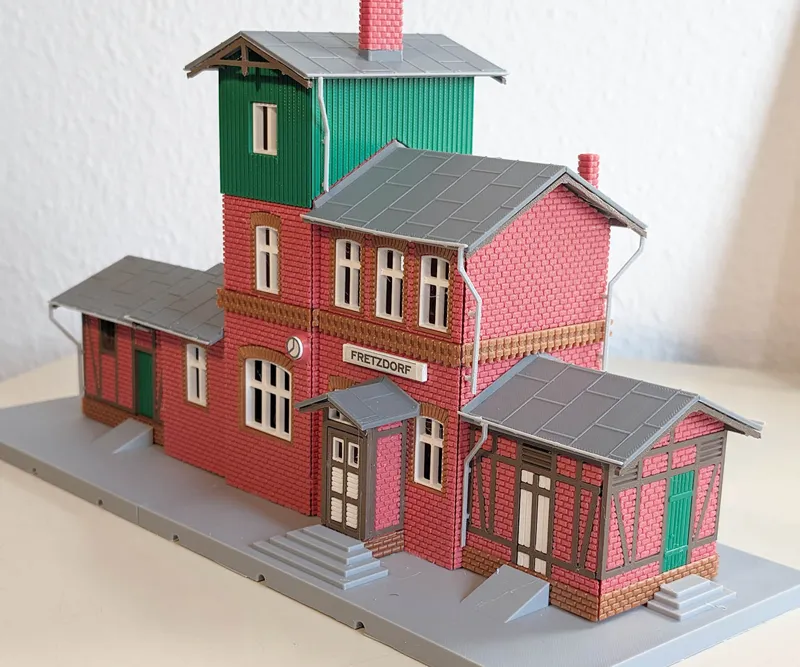 H0 scale German train station Bahnhof Brandenburg